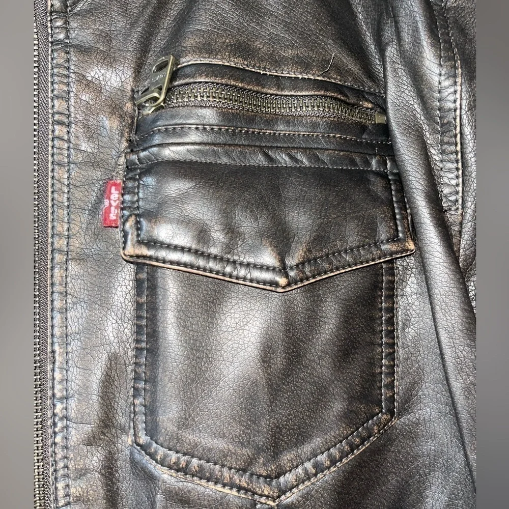 Levi’s jacket size medium men